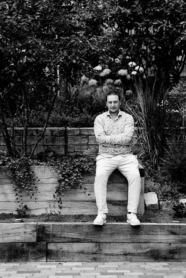 Philippe Weis, dans le jardin éphémère situé devant l’Hôtel de Ville d’Esch-sur-Alzette