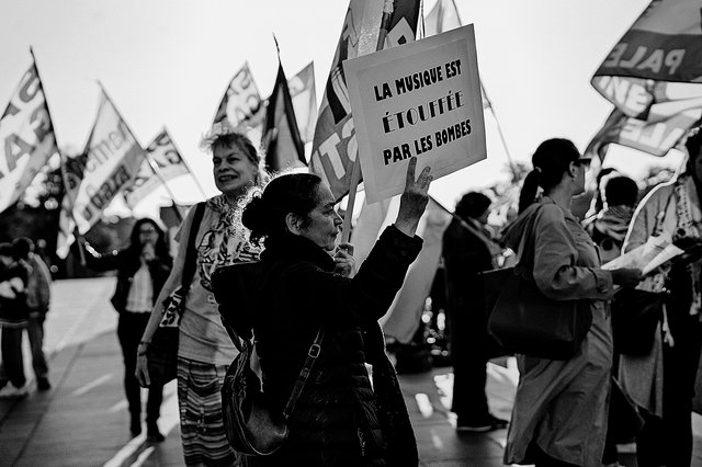 Les manifestants devant la Philharmonie, mercredi dernier