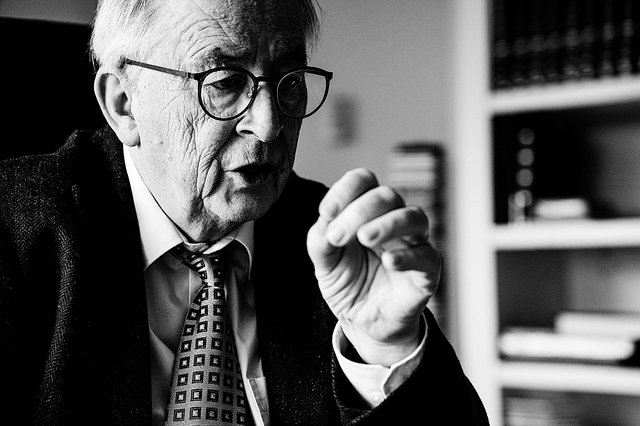 « J’ai empêché à deux reprises l’industrie de l’armement de s’implanter dans notre pays » « Treaty Override »